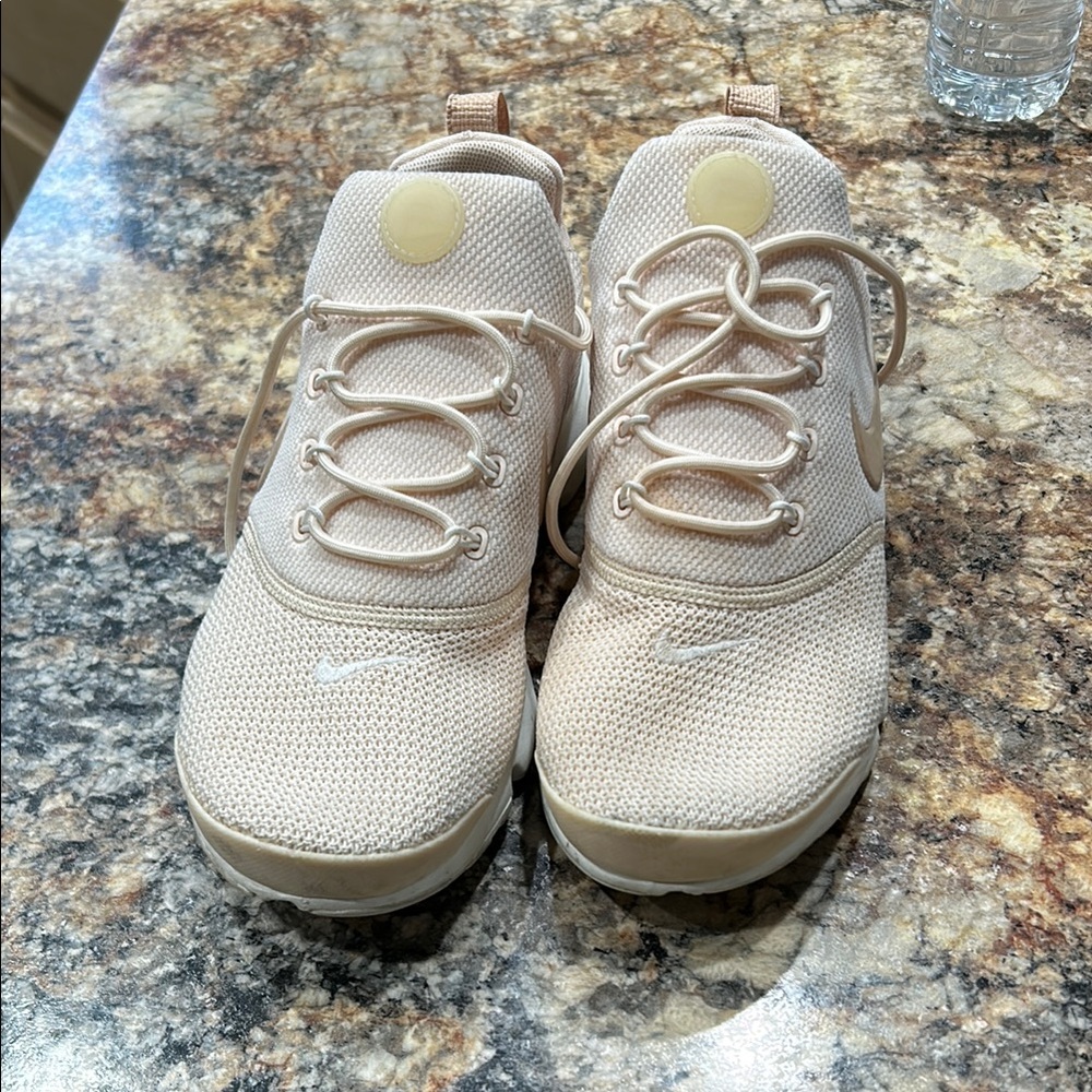 Nike Beige Sneakers
